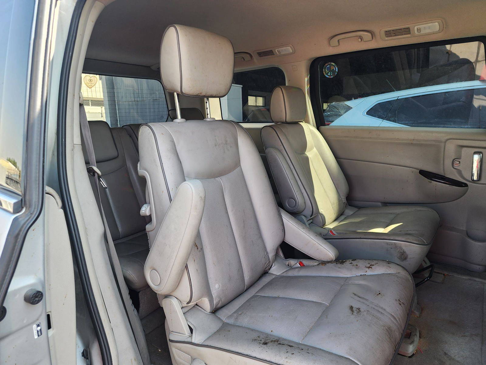 2013 NISSAN QUEST — 218753 Miles — Lot 42994760 — Al Quoz - Marhaba Auctions Used Cars - Image 8