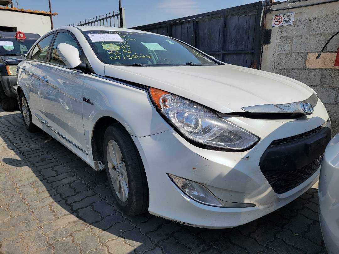 2014 HYUNDAI SONATA — 288209 KM — Lot 12113530 — Main - Marhaba Auctions Used Cars - Image 5