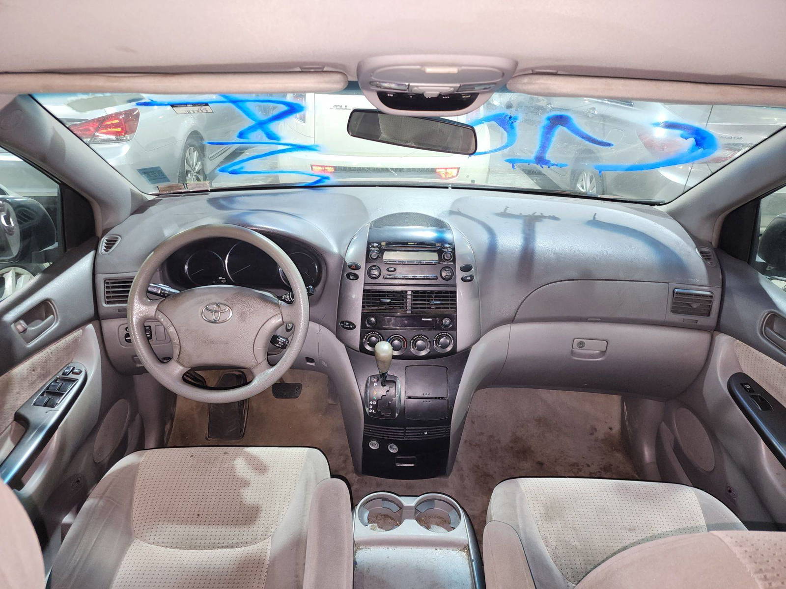 2010 TOYOTA SIENNA — 183253 Miles — Lot 2851452 — Al Quoz - Marhaba Auctions Used Cars - Image 4