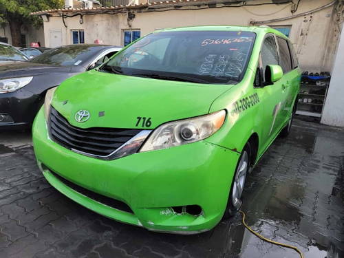 TOYOTA SIENNA