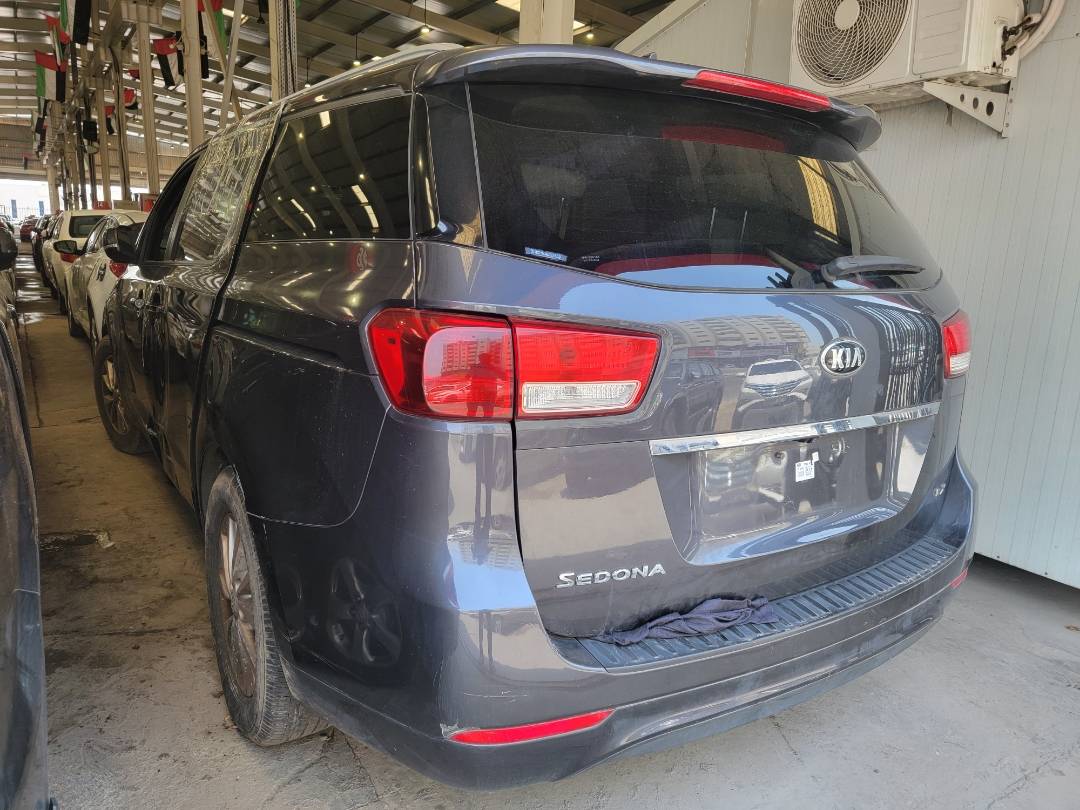 2015 KIA SEDONA — 93598 Miles — Lot 38973270 — Main - Marhaba Auctions Used Cars - Image 4