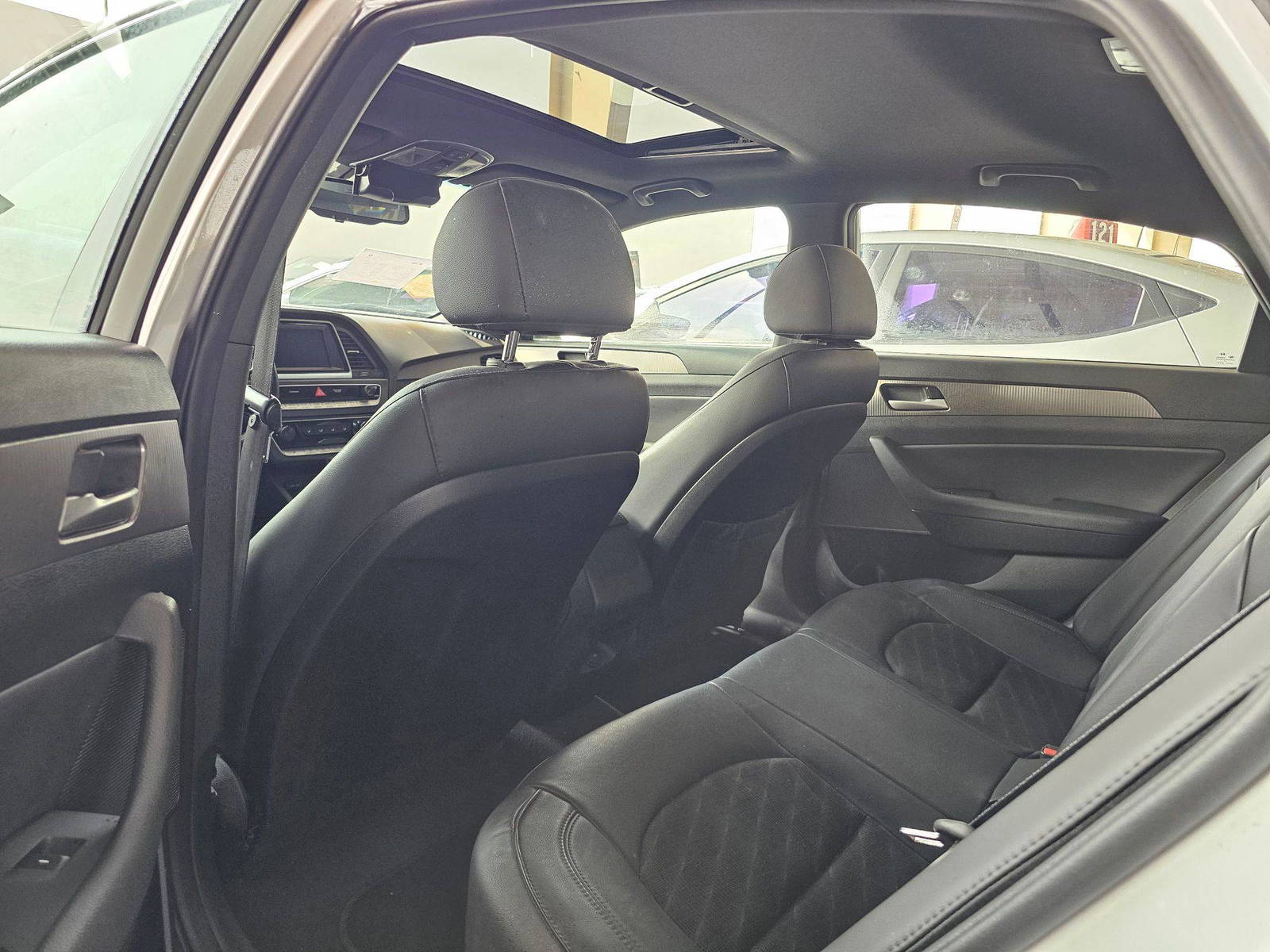 HYUNDAI SONATA 2018 - Marhaba Auction Used Cars - Image 6