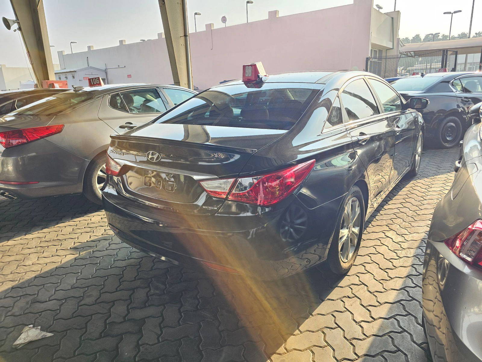 2012 HYUNDAI SONATA — 189904 Miles — Lot H466155 — Souq - Marhaba Auctions Used Cars - Image 4