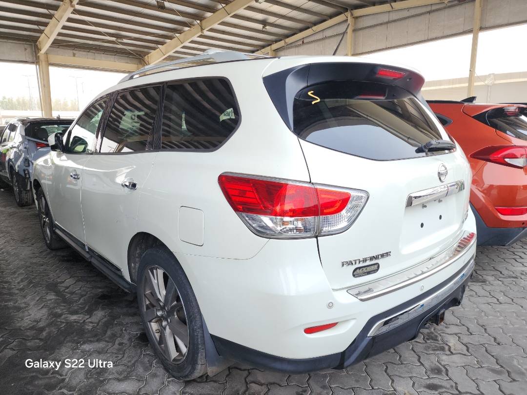 2015 NISSAN PATHFINDER — 212704 Miles — Lot 26382 — Souq - Marhaba Auctions Used Cars - Image 12
