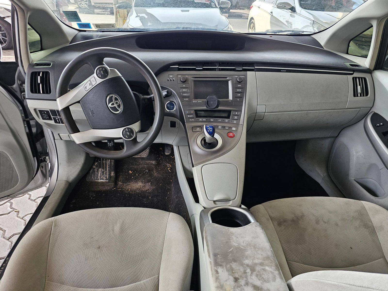 2014 TOYOTA PRIUS — 151031 Miles — Lot U6E1748729 — Souq - Marhaba Auctions Used Cars - Image 7