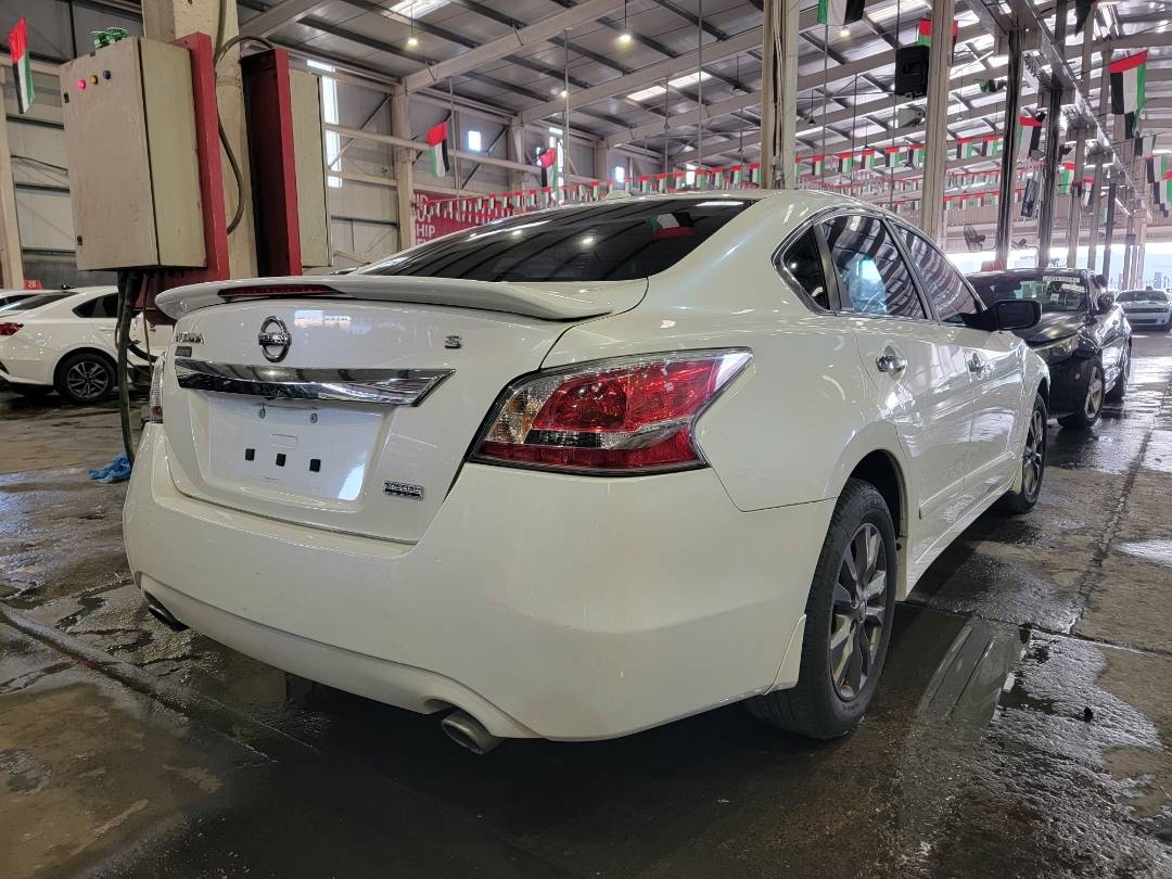 2015 NISSAN ALTIMA — 178476 Miles — Lot 40271953 — Main - Marhaba Auctions Used Cars - Image 3