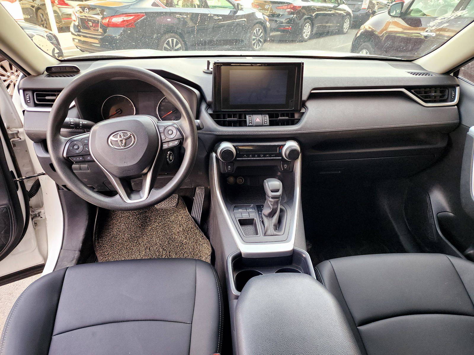 2021 TOYOTA RAV4 — 71249 KM — Lot 4M3201510 — Souq - Marhaba Auctions Used Cars - Image 7