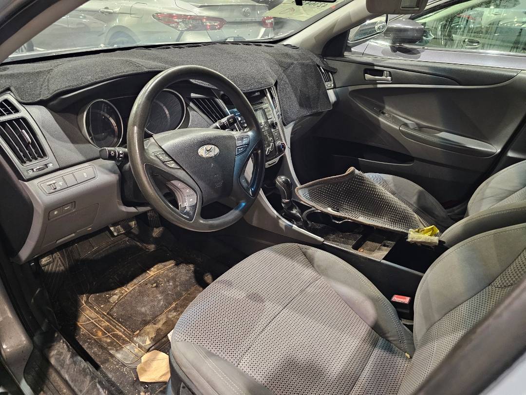 2011 HYUNDAI SONATA — 198515 Miles — Lot BH052376 — Souq - Marhaba Auctions Used Cars - Image 6