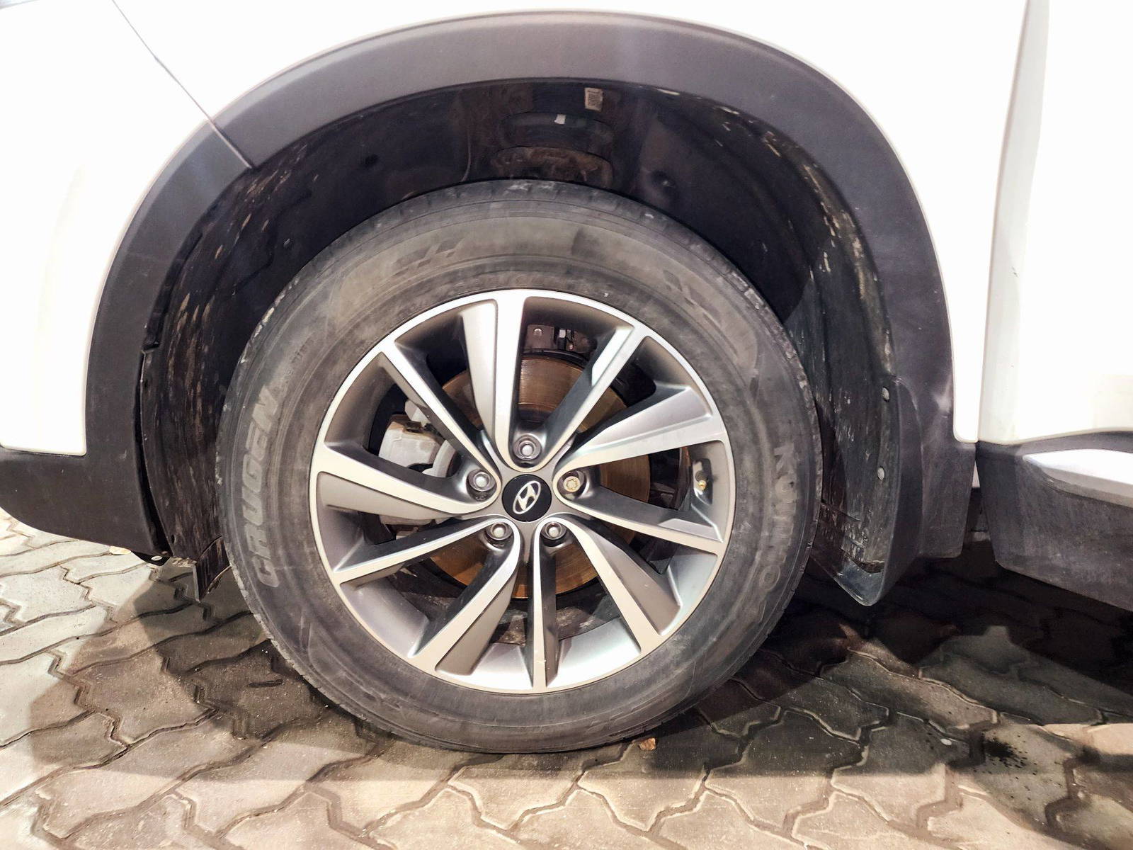 2019 HYUNDAI SANTA FE — 43721 KM — Lot 30046665 — Souq - Marhaba Auctions Used Cars - Image 10