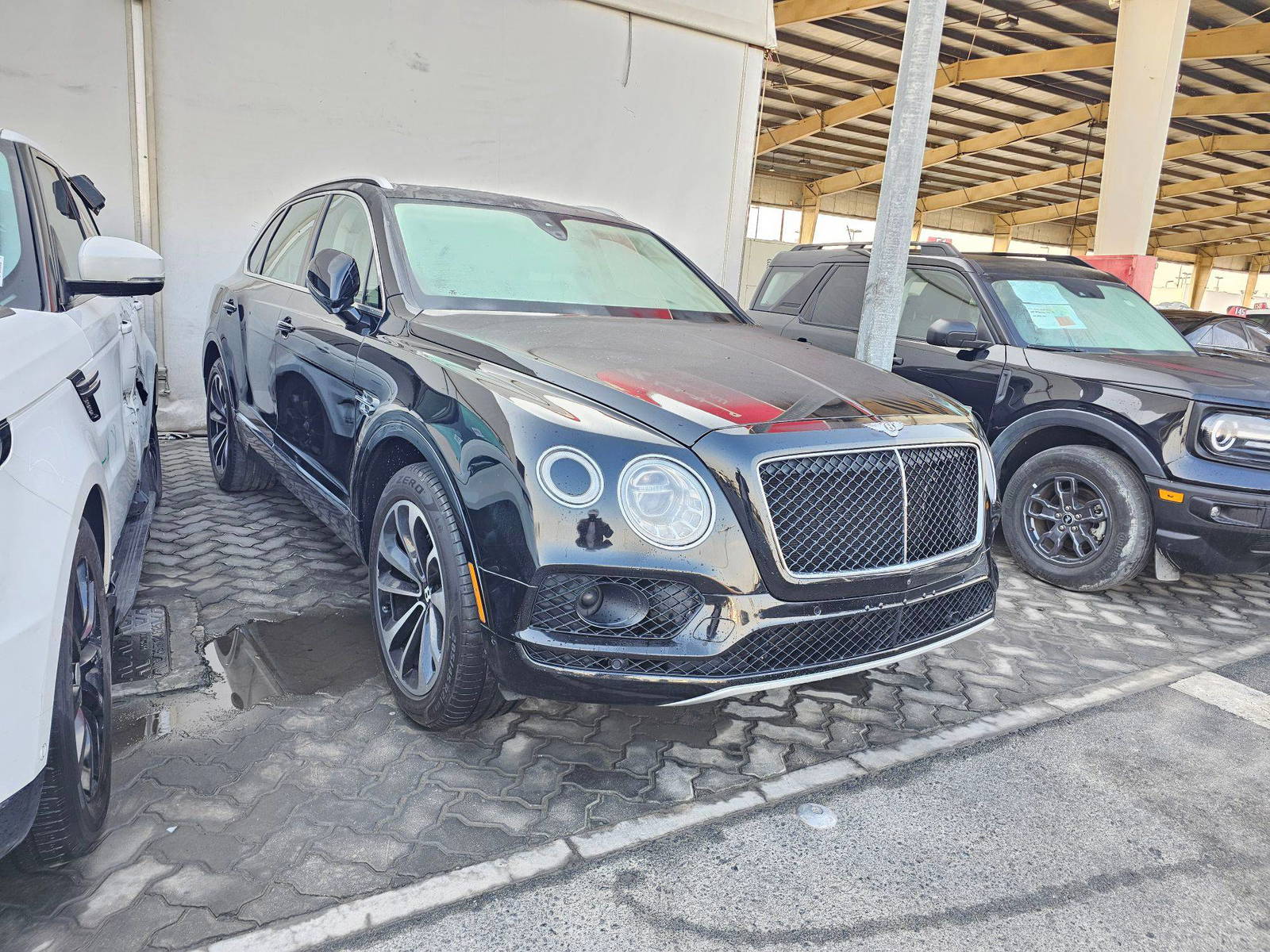 2019 BENTLEY BENTAYGA — 94252 KM — Lot KC025218 — Souq - Marhaba Auctions Used Cars - Image 3