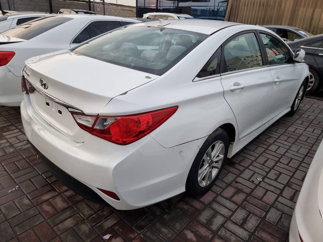 2014 HYUNDAI SONATA — 178849 Miles — Lot 864820 — Ind. 12 - Marhaba Auctions Used Cars - Image 4
