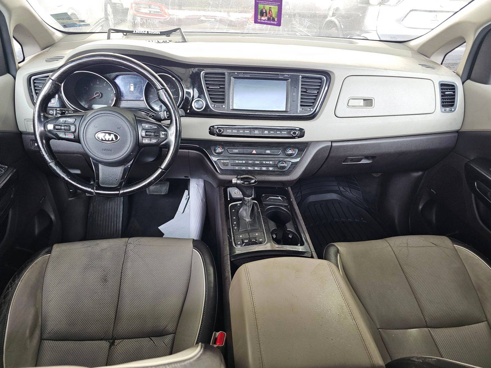 2015 KIA SEDONA — 166327 Miles — Lot 42931110 — Souq - Marhaba Auctions Used Cars - Image 8