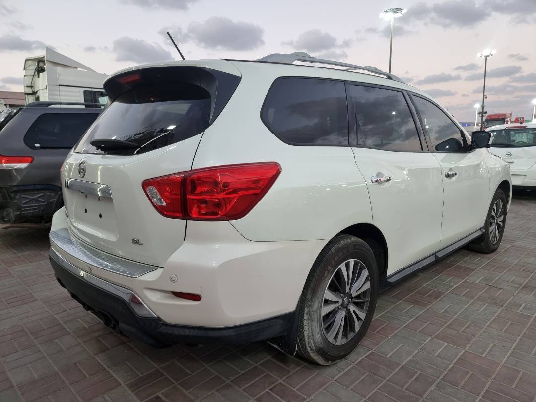 2017 NISSAN PATHFINDER — 156866 Miles — Lot 214578 — Souq - Marhaba Auctions Used Cars - Image 3