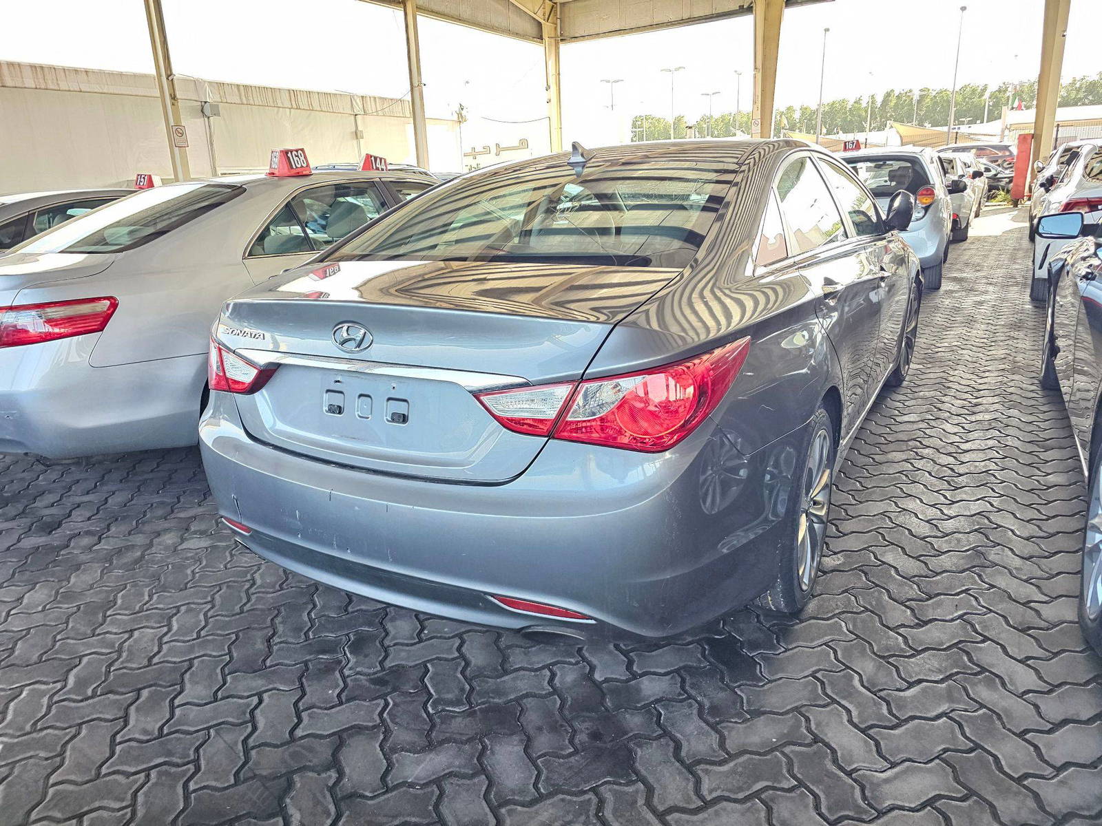 2011 HYUNDAI SONATA — 171080 Miles — Lot BH061011 — Souq - Marhaba Auctions Used Cars - Image 3