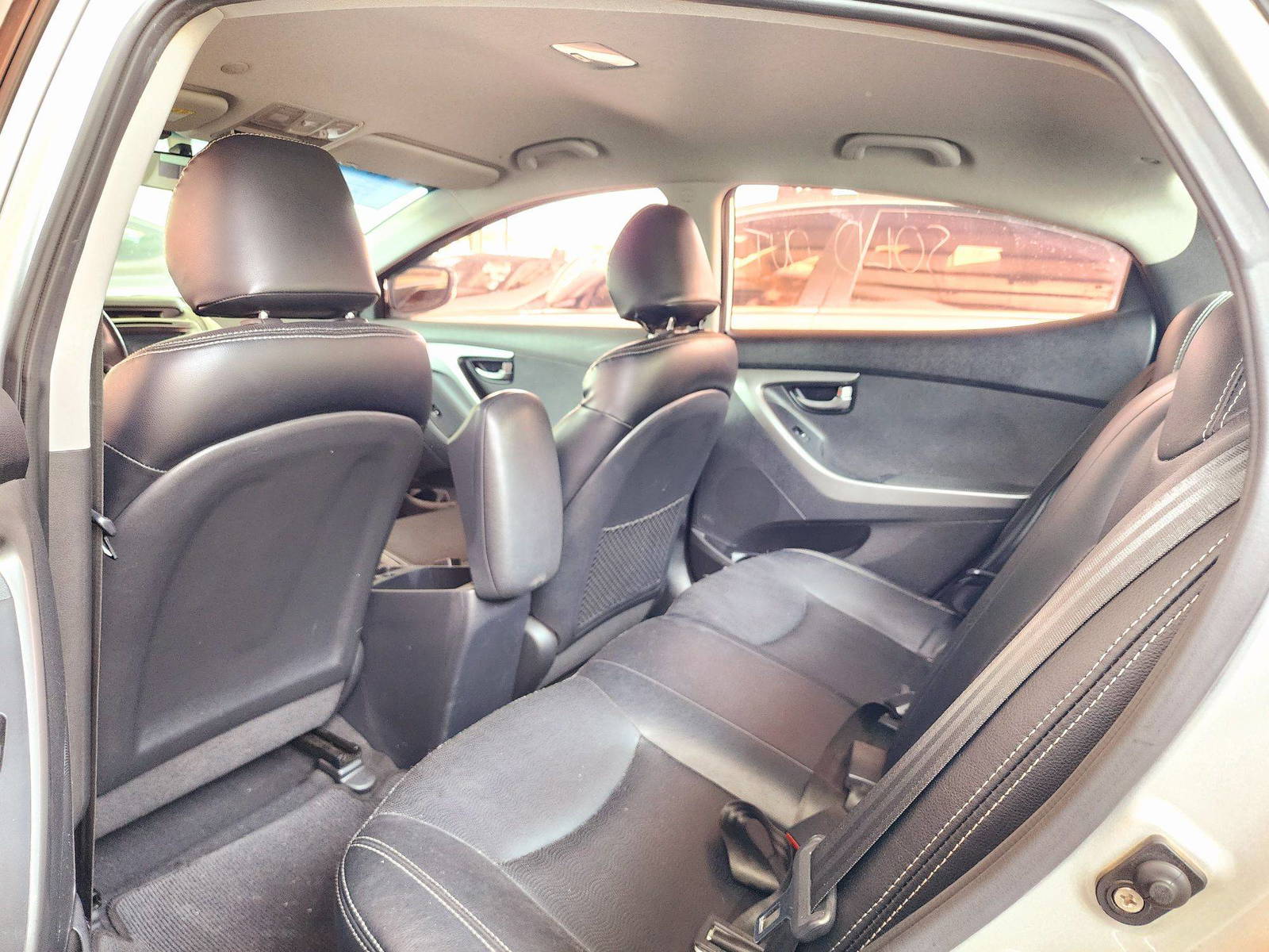 2011 HYUNDAI AVANTE — 241320 KM — Lot 031786 — Souq - Marhaba Auctions Used Cars - Image 6