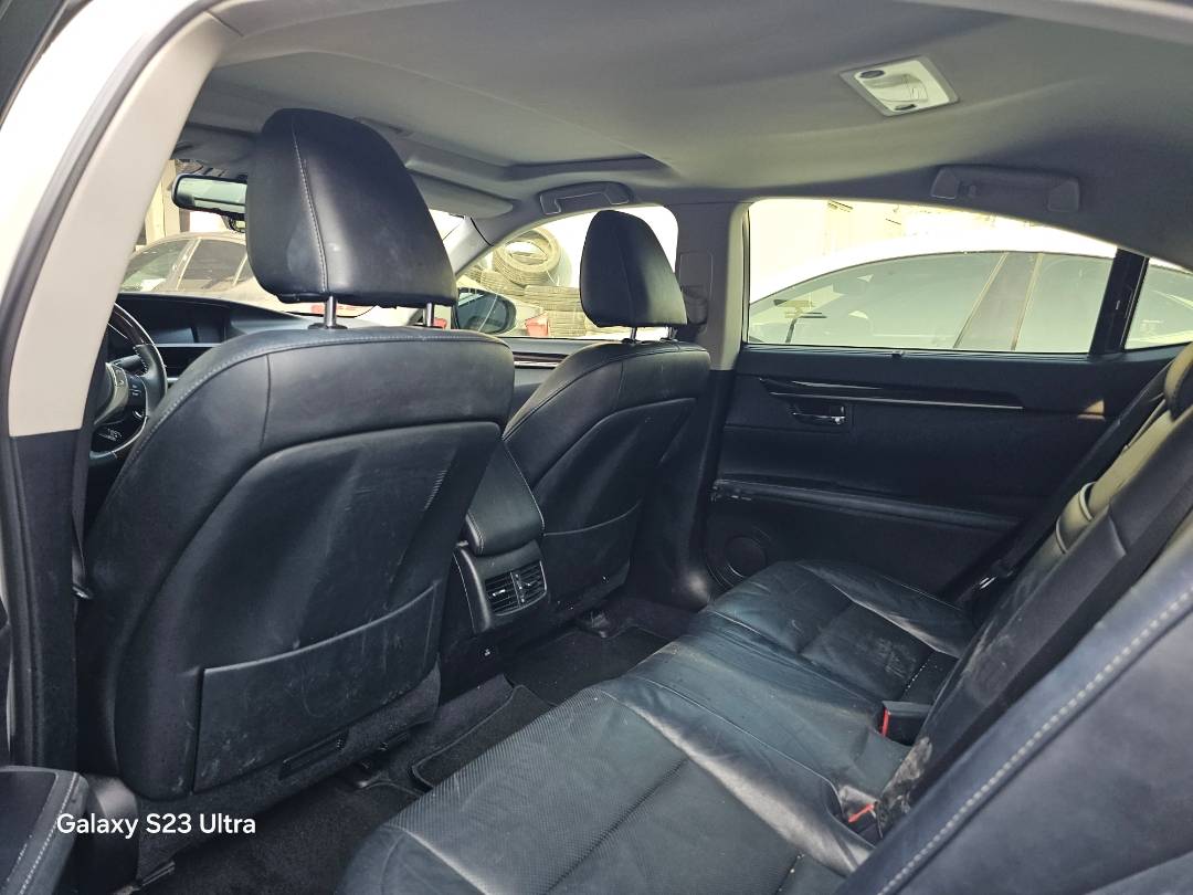 2013 LEXUS ES 300H — 190193 KM — Lot 13679 — Main - Marhaba Auctions Used Cars - Image 6