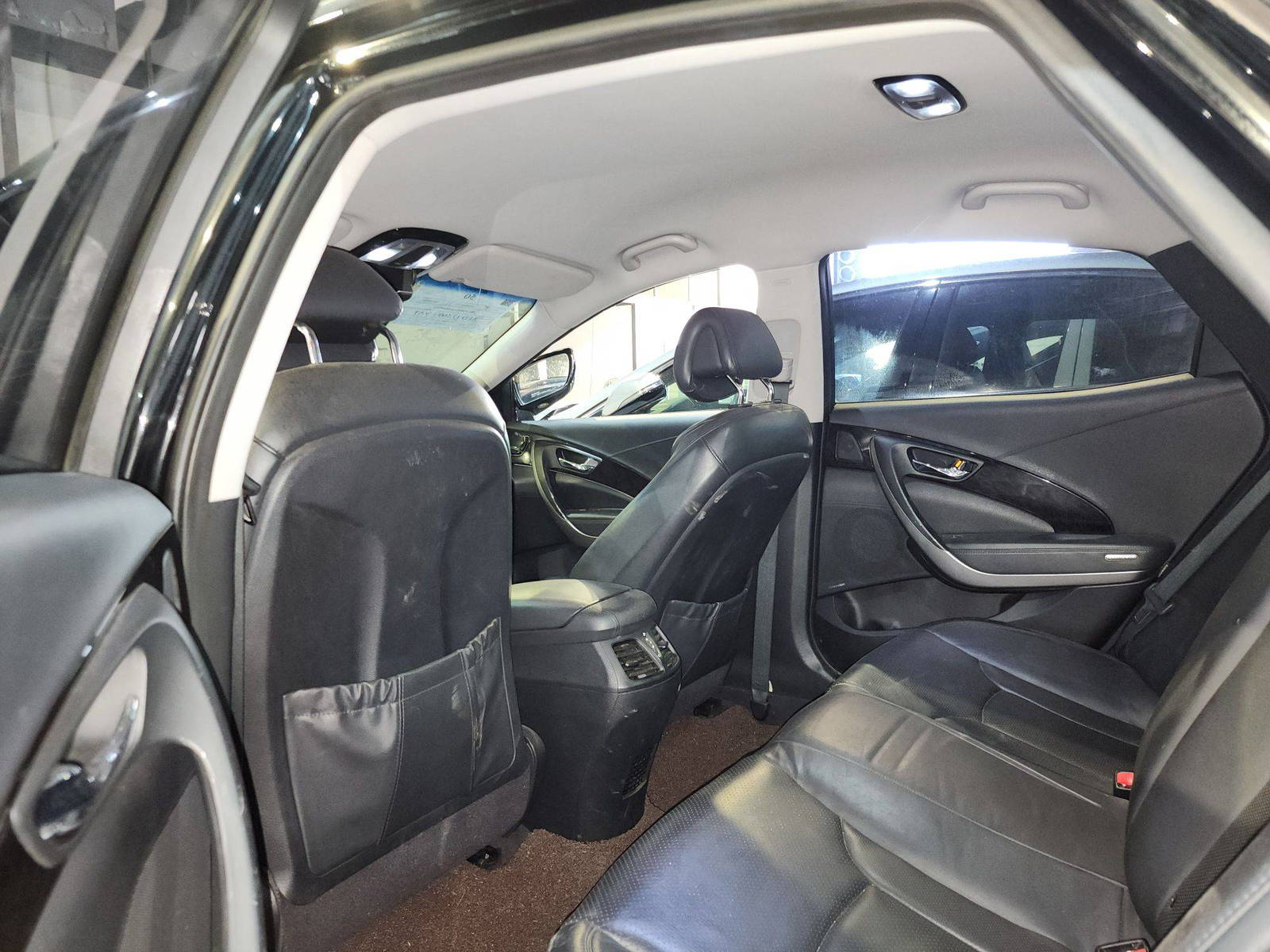 2011 HYUNDAI GRANDEUR — 294588 KM — Lot 057373 — Al Quoz - Marhaba Auctions Used Cars - Image 7