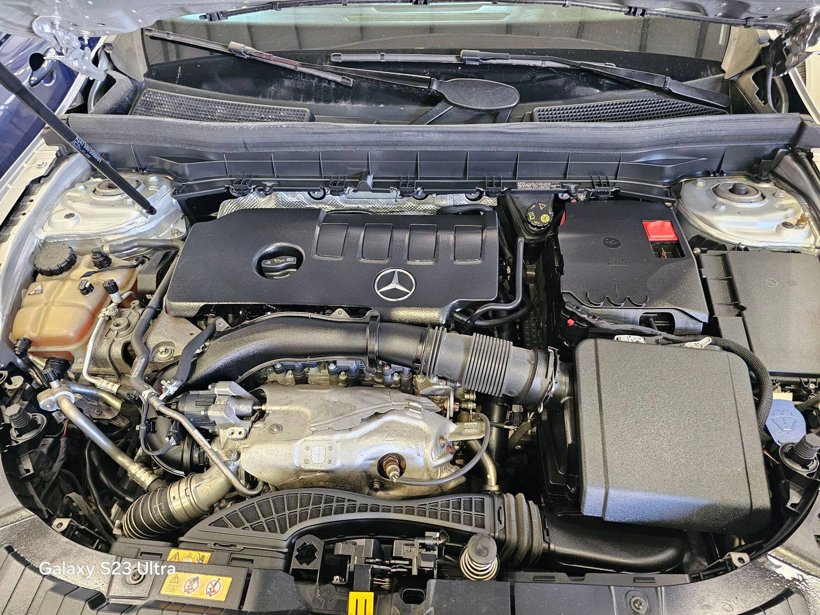 MERCEDES BENZ GLB 250 2020 - Marhaba Auction Used Cars - Image 10