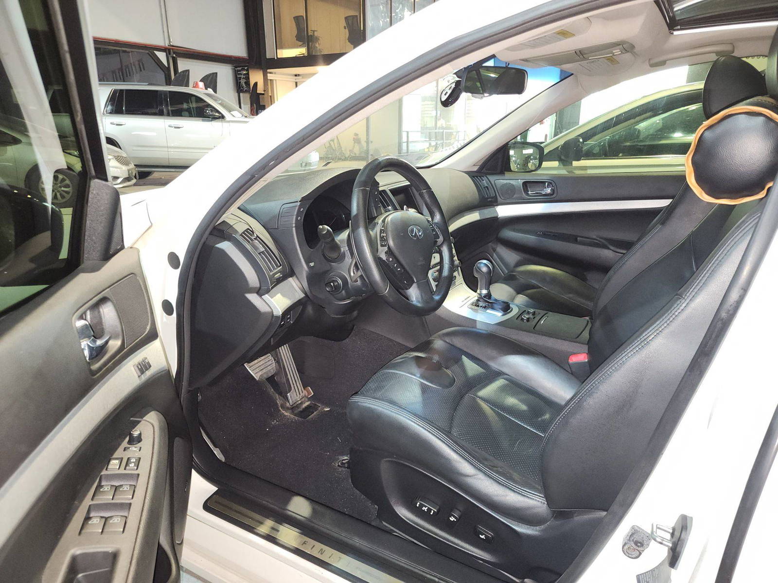2009 INFINITI G37 — 159544 KM — Lot 401055 — Al Quoz - Marhaba Auctions Used Cars - Image 9