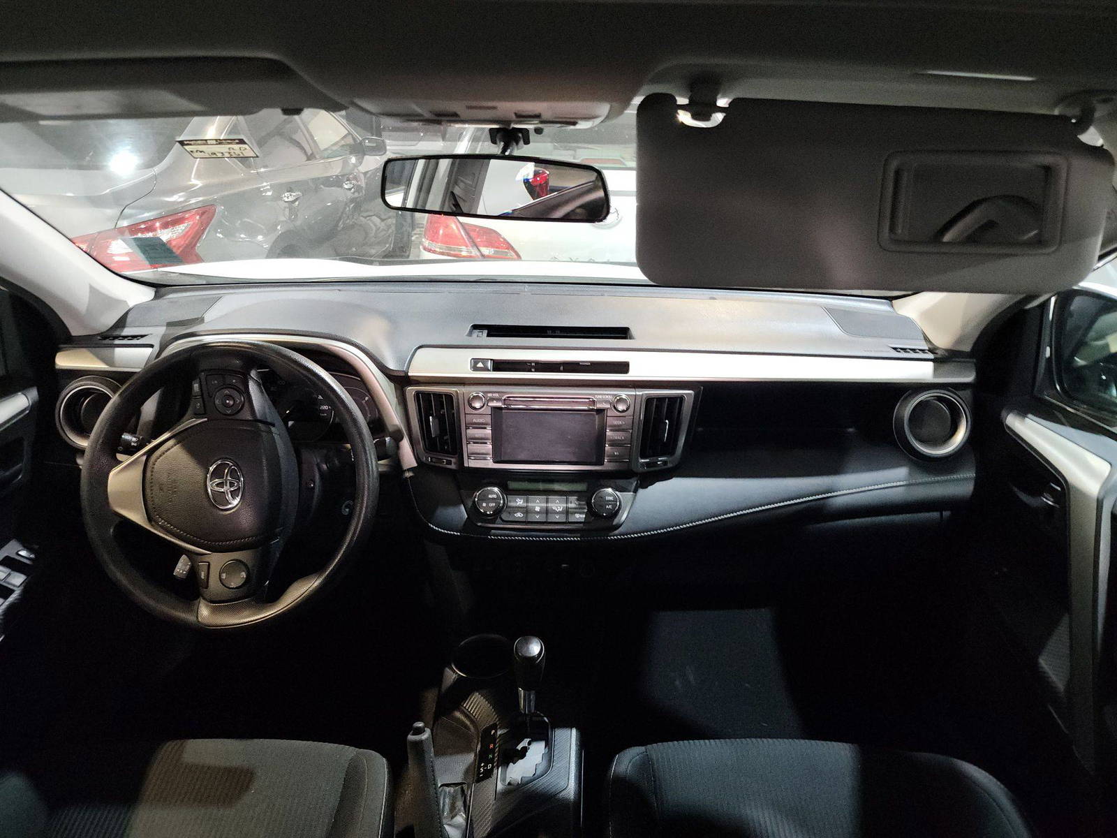 2015 TOYOTA RAV4 — 193361 KM — Lot 71302904 — Souq - Marhaba Auctions Used Cars - Image 8