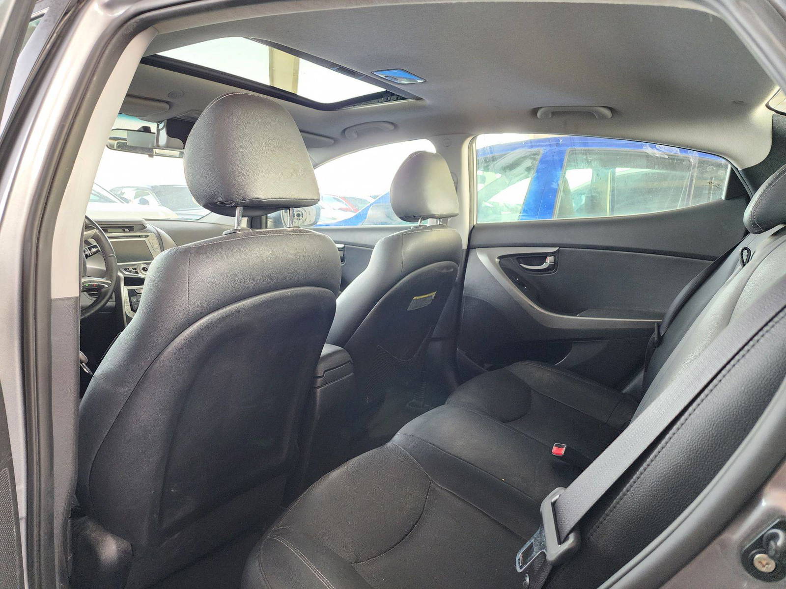 2012 HYUNDAI ELANTRA — 166743 Miles — Lot 57031334 — Souq - Marhaba Auctions Used Cars - Image 6