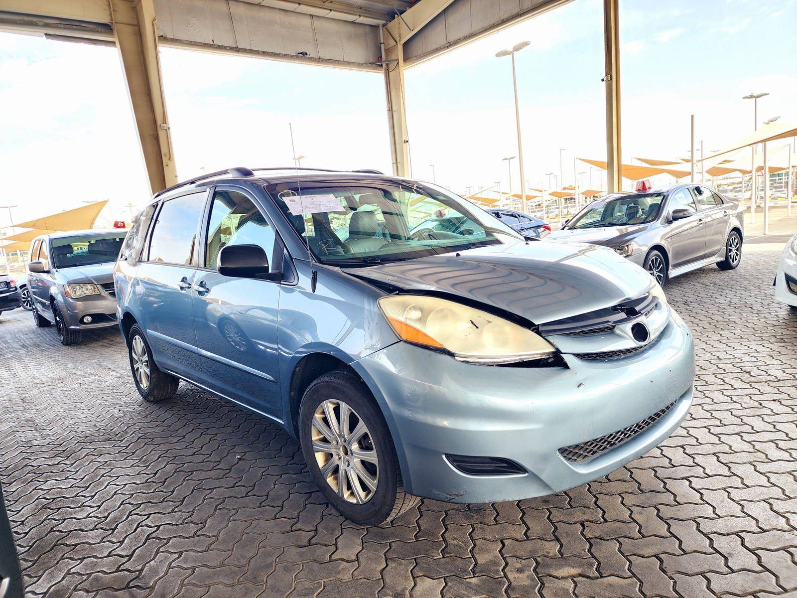 2010 TOYOTA SIENNA — 228254 Miles — Lot C3AS328088 — Souq - Marhaba Auctions Used Cars - Image 4