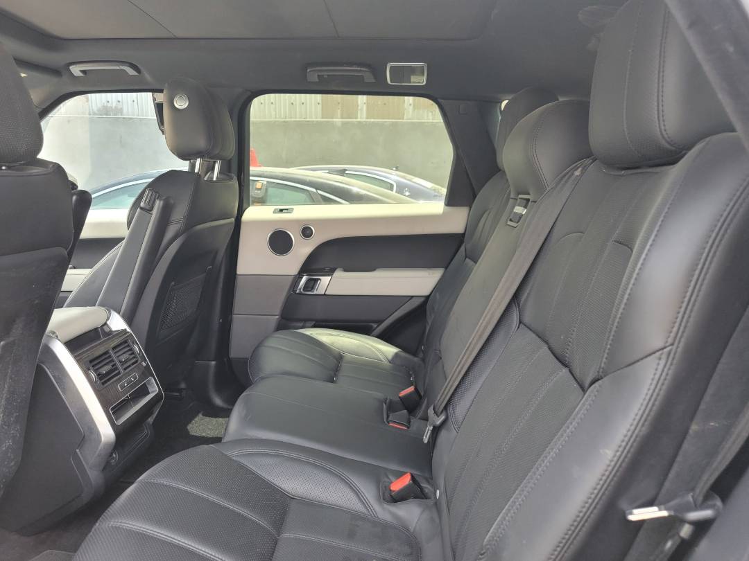 2016 LAND ROVER RANGE ROVER SPORT HSE — 106518 Miles — Lot 3805921 — Main - Marhaba Auctions Used Cars - Image 7