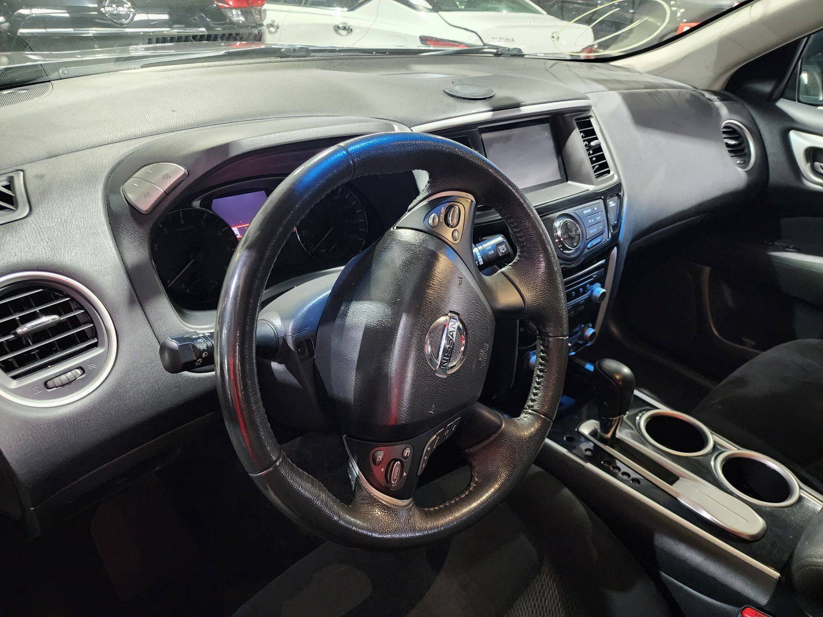 2015 NISSAN PATHFINDER — 160509 Miles — Lot 90054 — Al Quoz - Marhaba Auctions Used Cars - Image 11