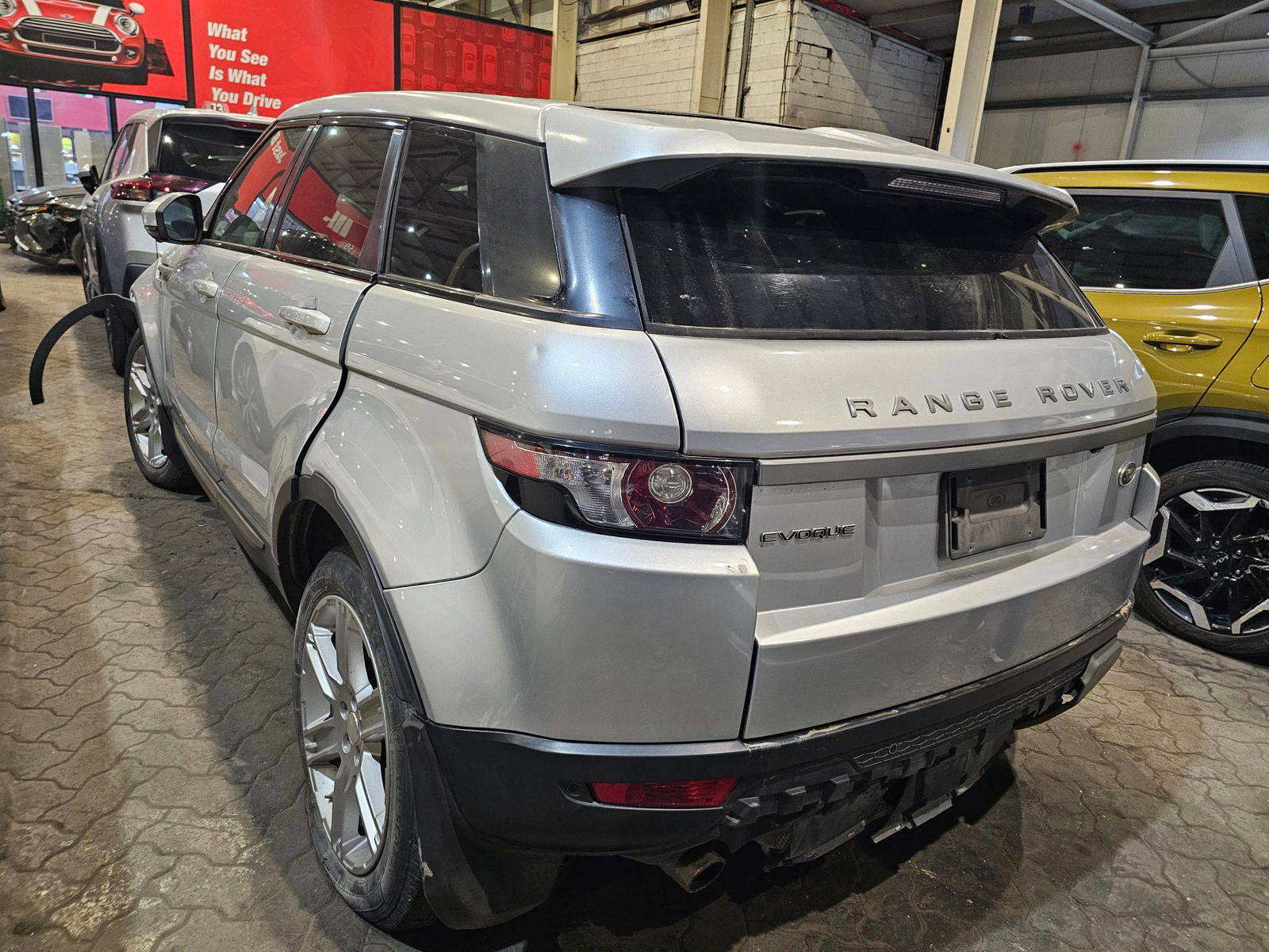 2015 LAND ROVER RANGE ROVER EVOQUE — 90573 Miles — Lot 43536514 — Main - Marhaba Auctions Used Cars - Image 5