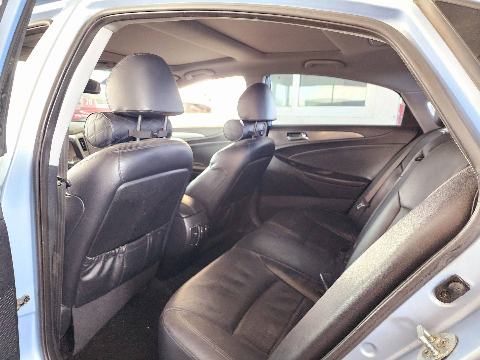 2012 HYUNDAI SONATA — 63691 KM — Lot 008523 — Souq - Marhaba Auctions Used Cars - Image 6