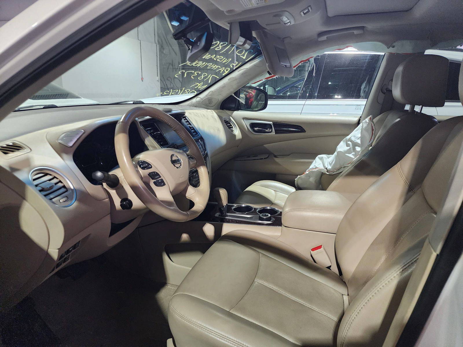 2015 NISSAN PATHFINDER — 245847 KM — Lot 12071802 — Al Quoz - Marhaba Auctions Used Cars - Image 9