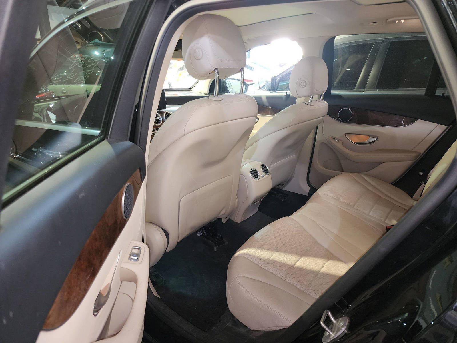 MERCEDES BENZ GLC-300 2016 - Marhaba Auction Used Cars - Image 7