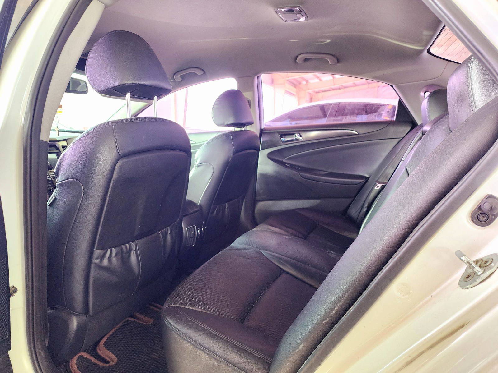 2012 HYUNDAI SONATA — 163069 KM — Lot 428938 — Souq - Marhaba Auctions Used Cars - Image 6