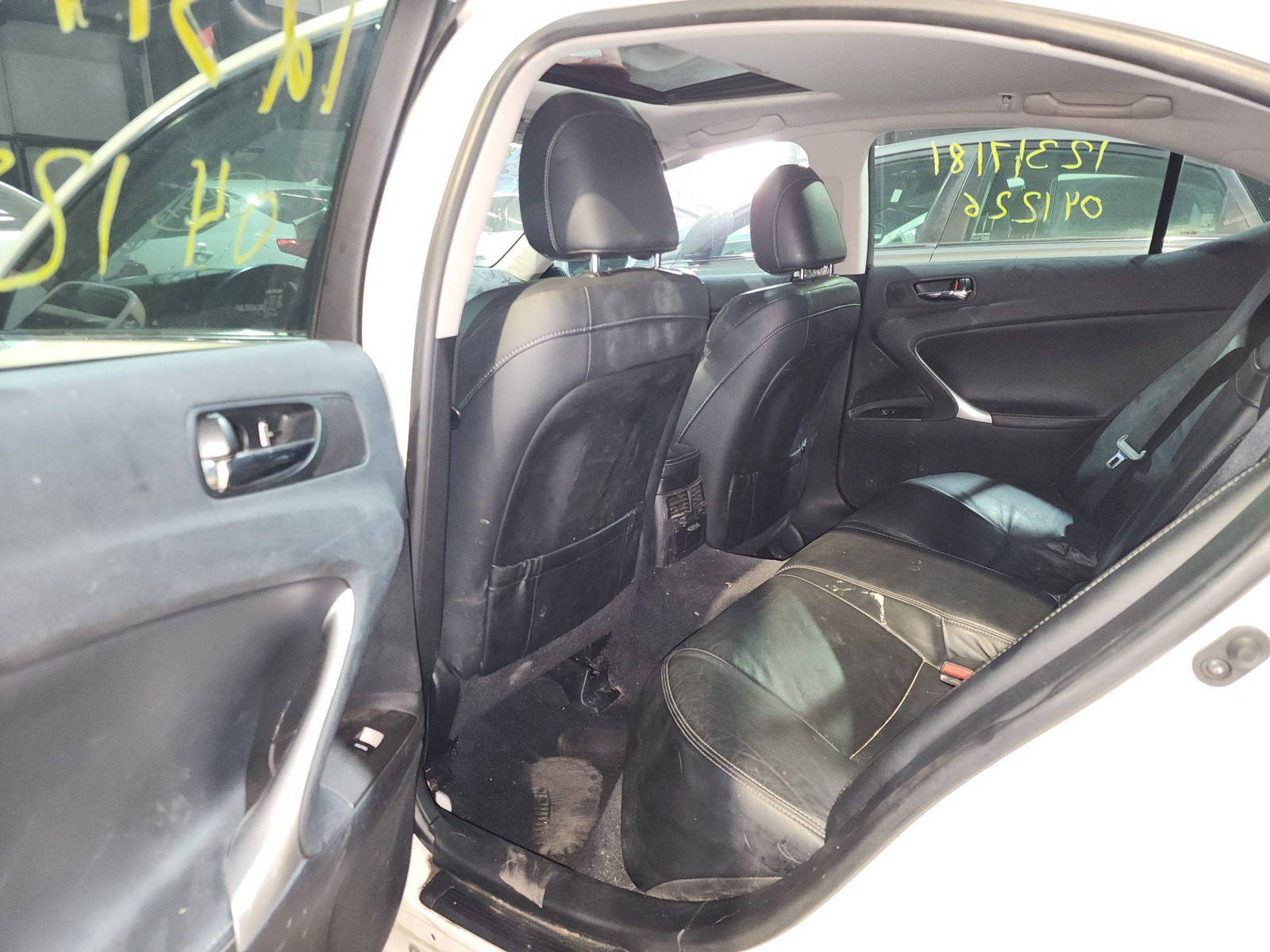 2010 LEXUS IS 250 — 173541 KM — Lot 5041226 — Al Quoz - Marhaba Auctions Used Cars - Image 8