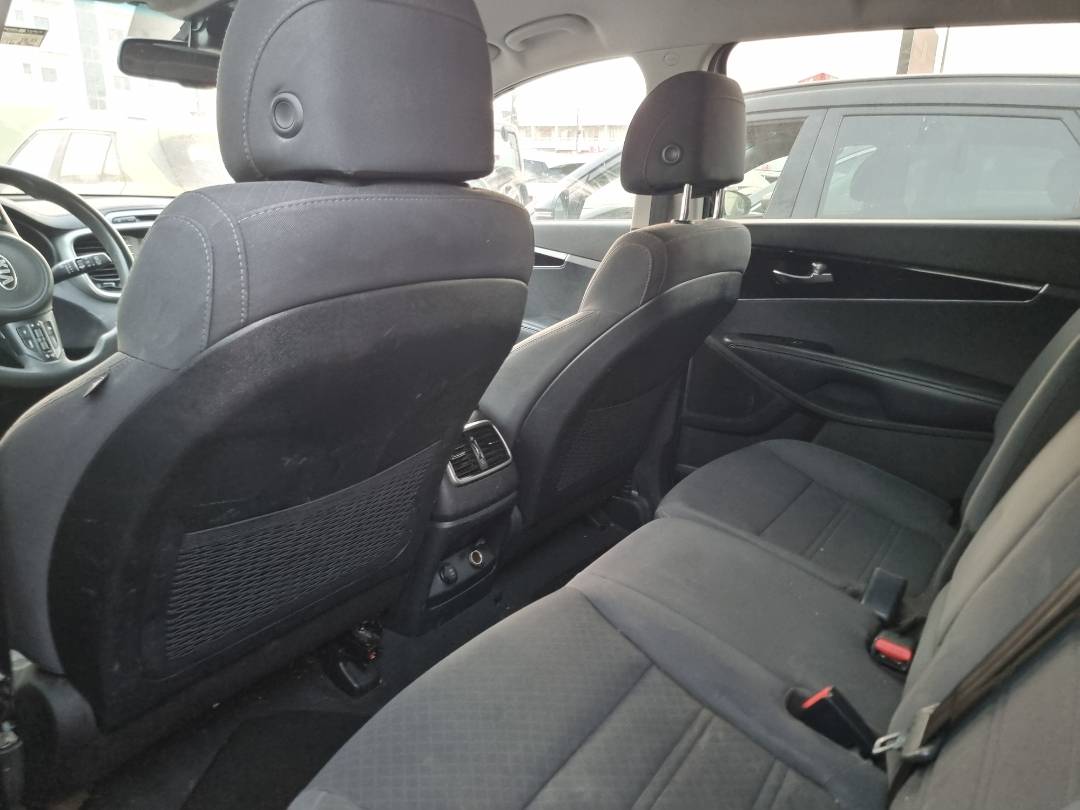 2017 KIA SORENTO — 149741 Miles — Lot G242919 — Ind. 12 - Marhaba Auctions Used Cars - Image 6