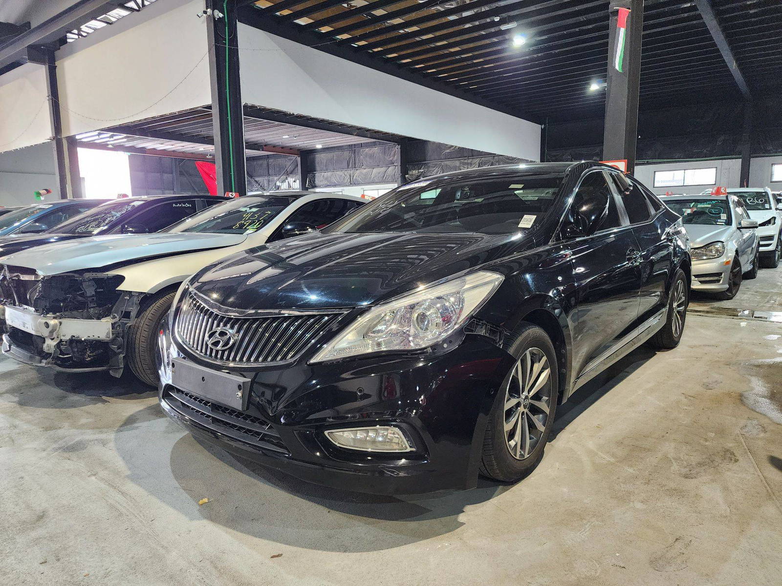 2012 HYUNDAI GRANDEUR — 161475 KM — Lot 206449 — Al Quoz - Marhaba Auctions Used Cars - Image 6