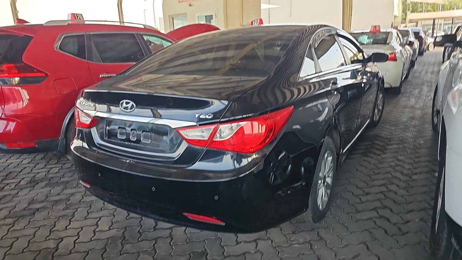 2011 HYUNDAI SONATA — 254369 KM — Lot 125478 — Souq - Marhaba Auctions Used Cars - Image 10