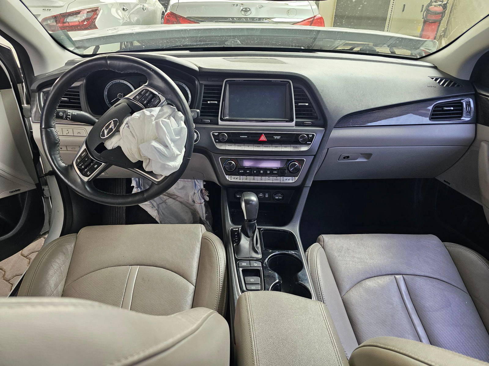 2018 HYUNDAI SONATA — 95629 Miles — Lot 43382268 — Souq - Marhaba Auctions Used Cars - Image 7