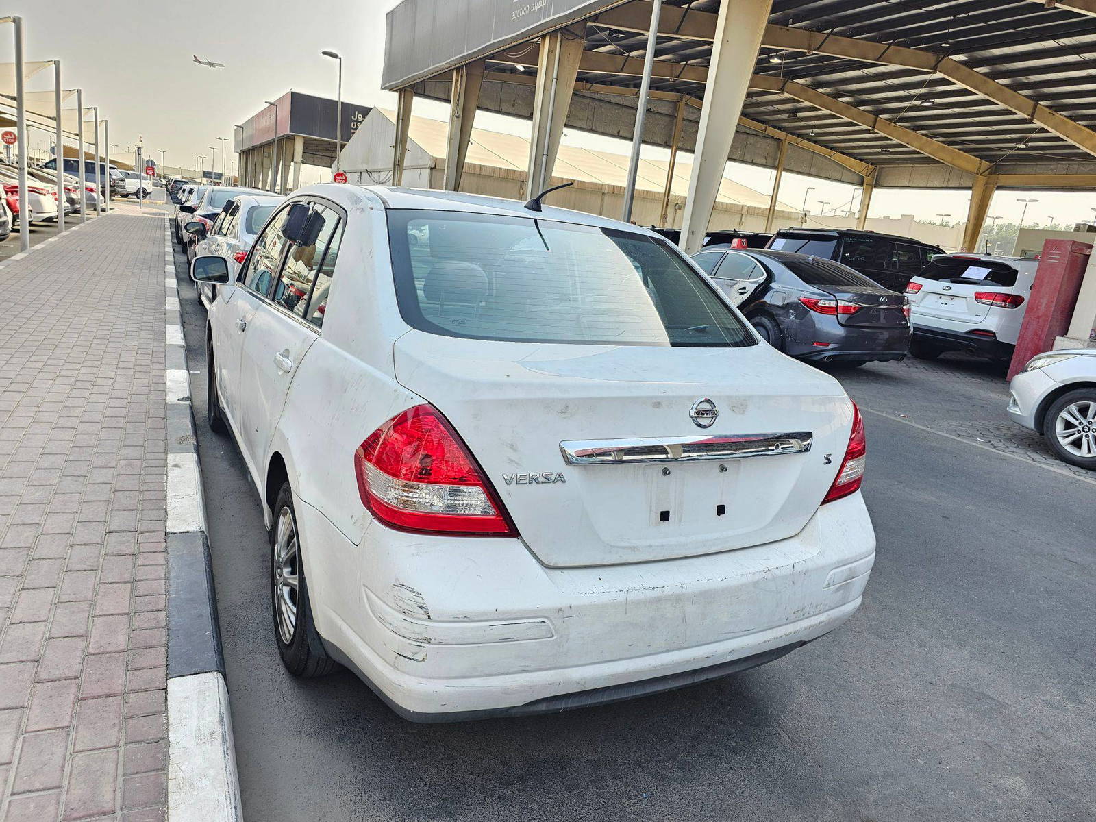 2007 NISSAN VERSA — 158936 Miles — Lot 7L435377 — Souq - Marhaba Auctions Used Cars - Image 4