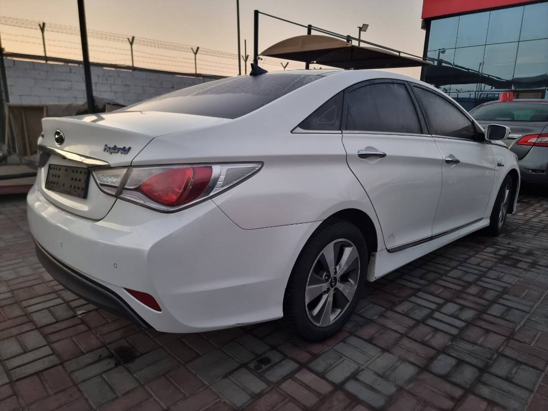 2013 HYUNDAI SONATA — 329259 KM — Lot 057734 — Ind. 12 - Marhaba Auctions Used Cars - Image 4