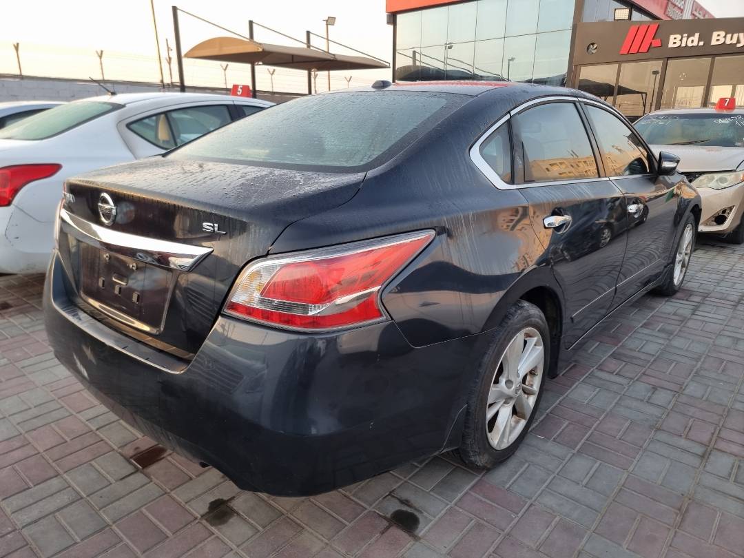 2015 NISSAN ALTIMA — 161867 Miles — Lot 125487 — Souq - Marhaba Auctions Used Cars - Image 4
