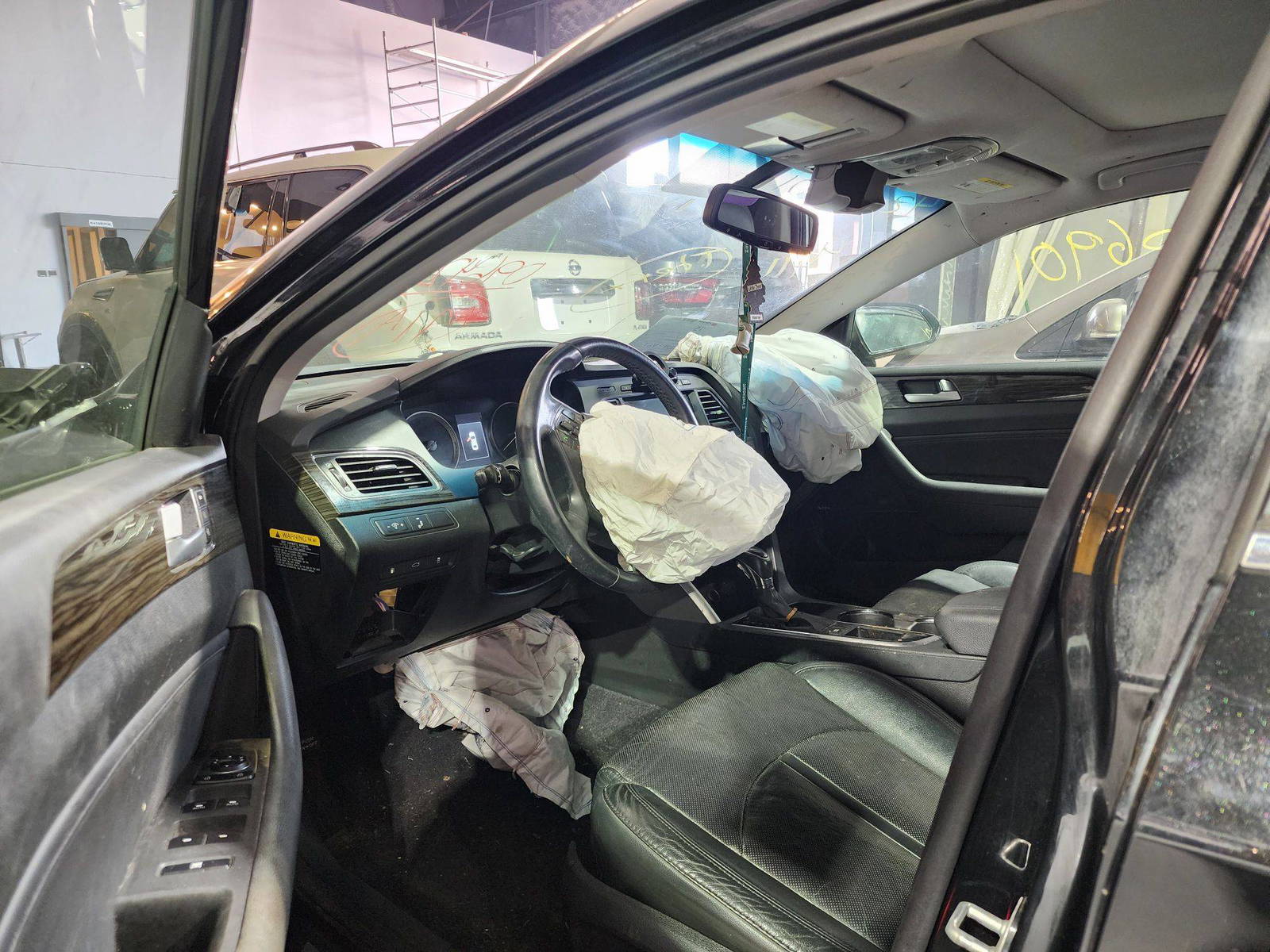 2015 HYUNDAI SONATA — 146436 Miles — Lot 42006901 — Al Quoz - Marhaba Auctions Used Cars - Image 9