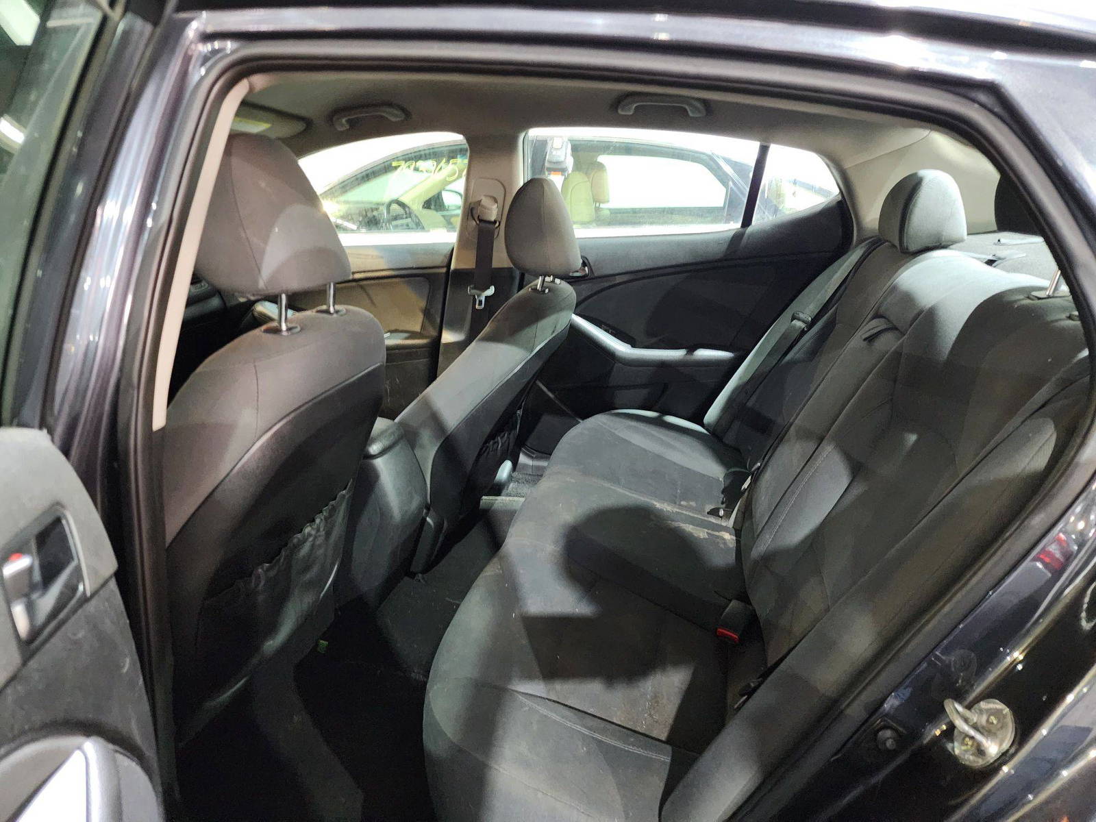 2015 KIA OPTIMA — 180127 Miles — Lot 80086364 — Al Quoz - Marhaba Auctions Used Cars - Image 7