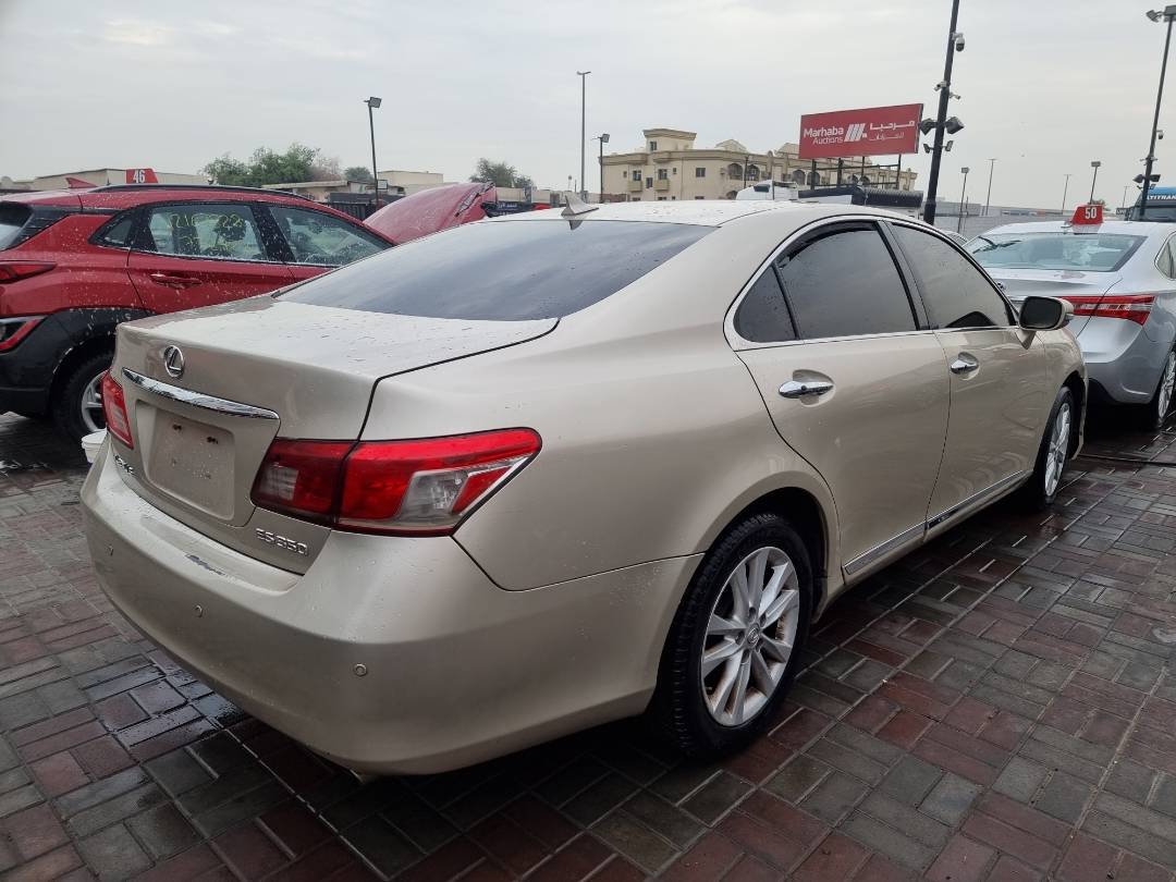 2011 LEXUS ES 350 — 240650 Miles — Lot 908828 — Souq - Marhaba Auctions Used Cars - Image 5