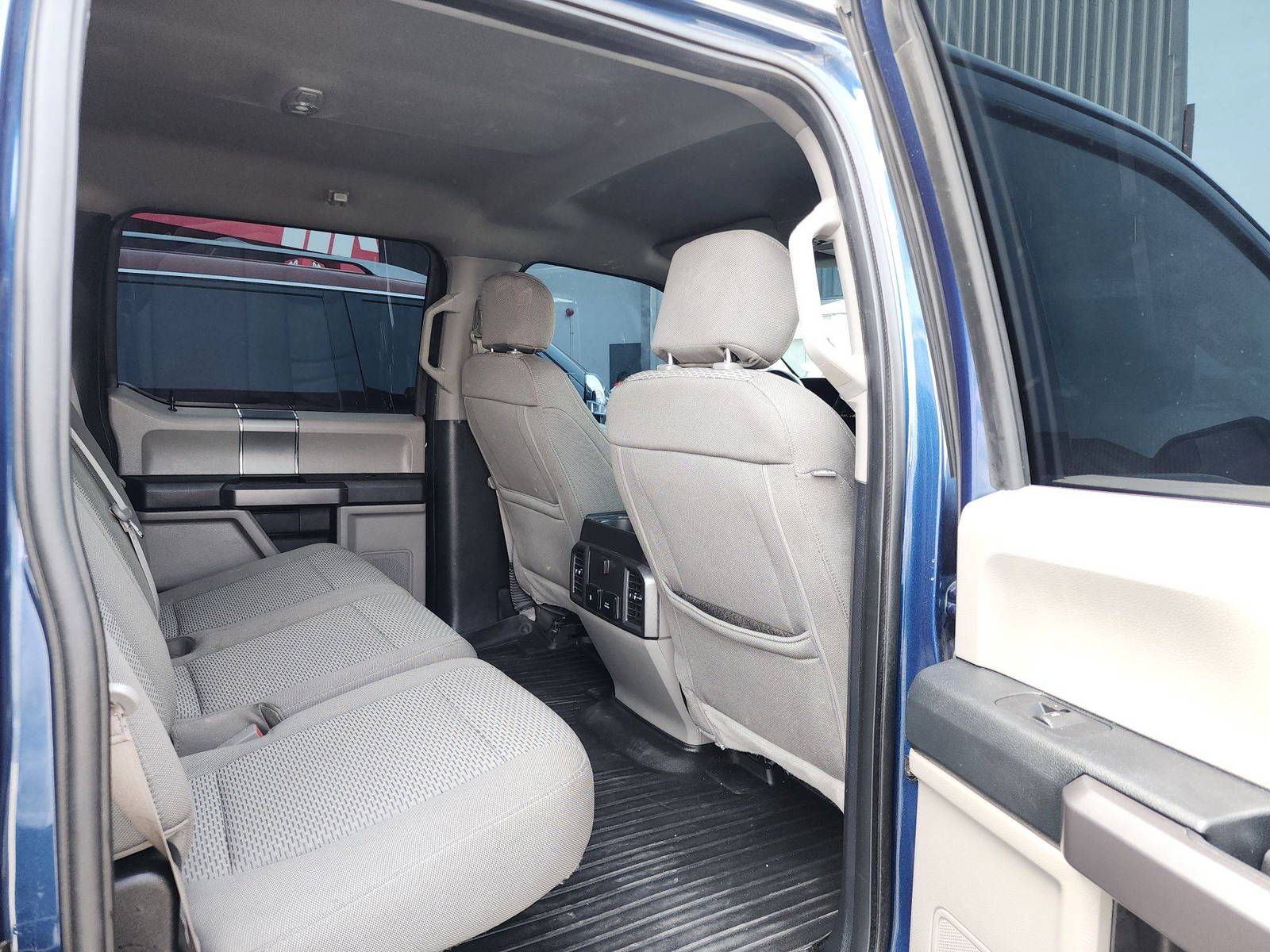 2018 FORD F-150 — 105605 Miles — Lot 00262 — Al Quoz - Marhaba Auctions Used Cars - Image 7