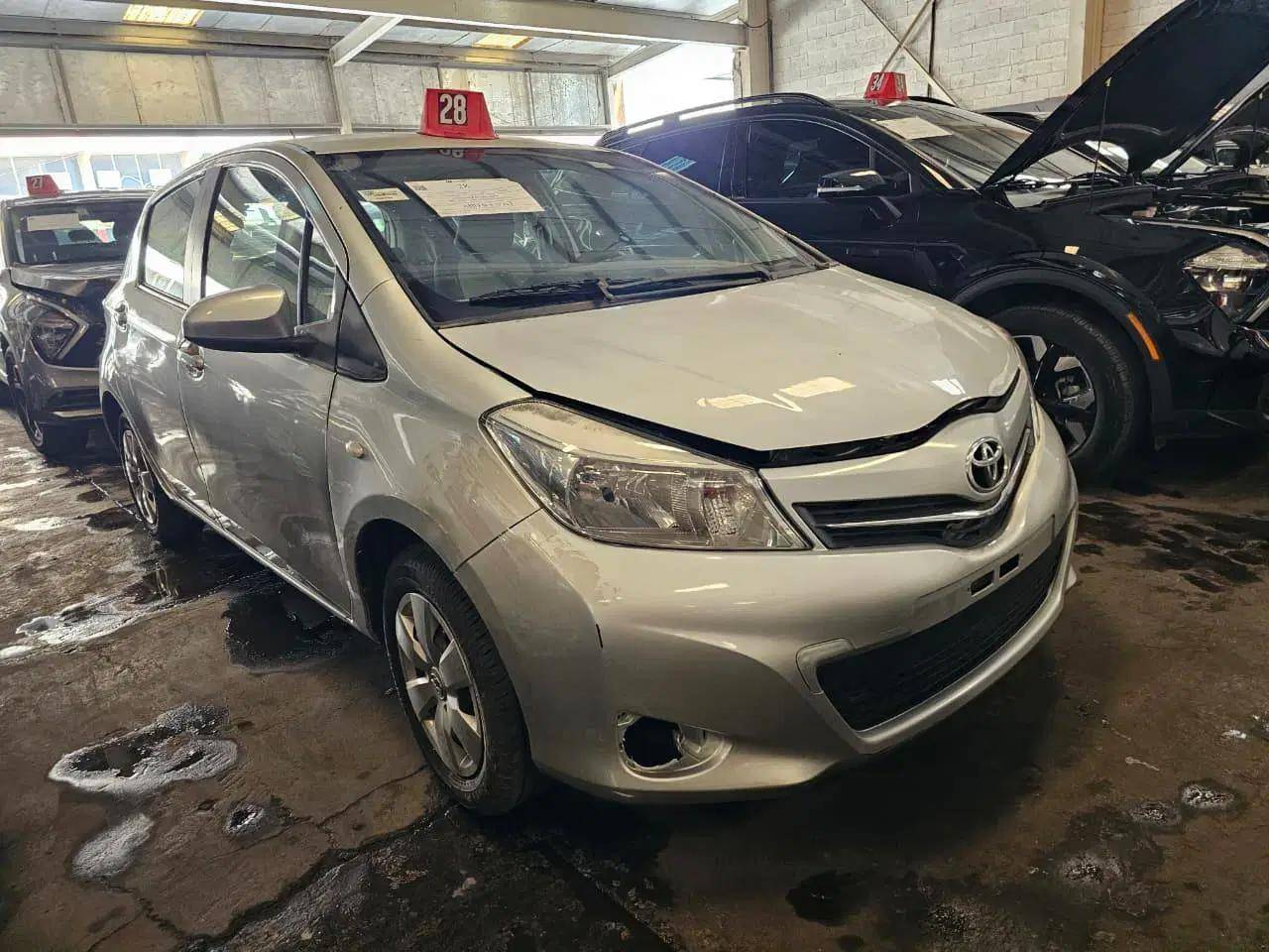 Toyota Yaris 2013 view 2