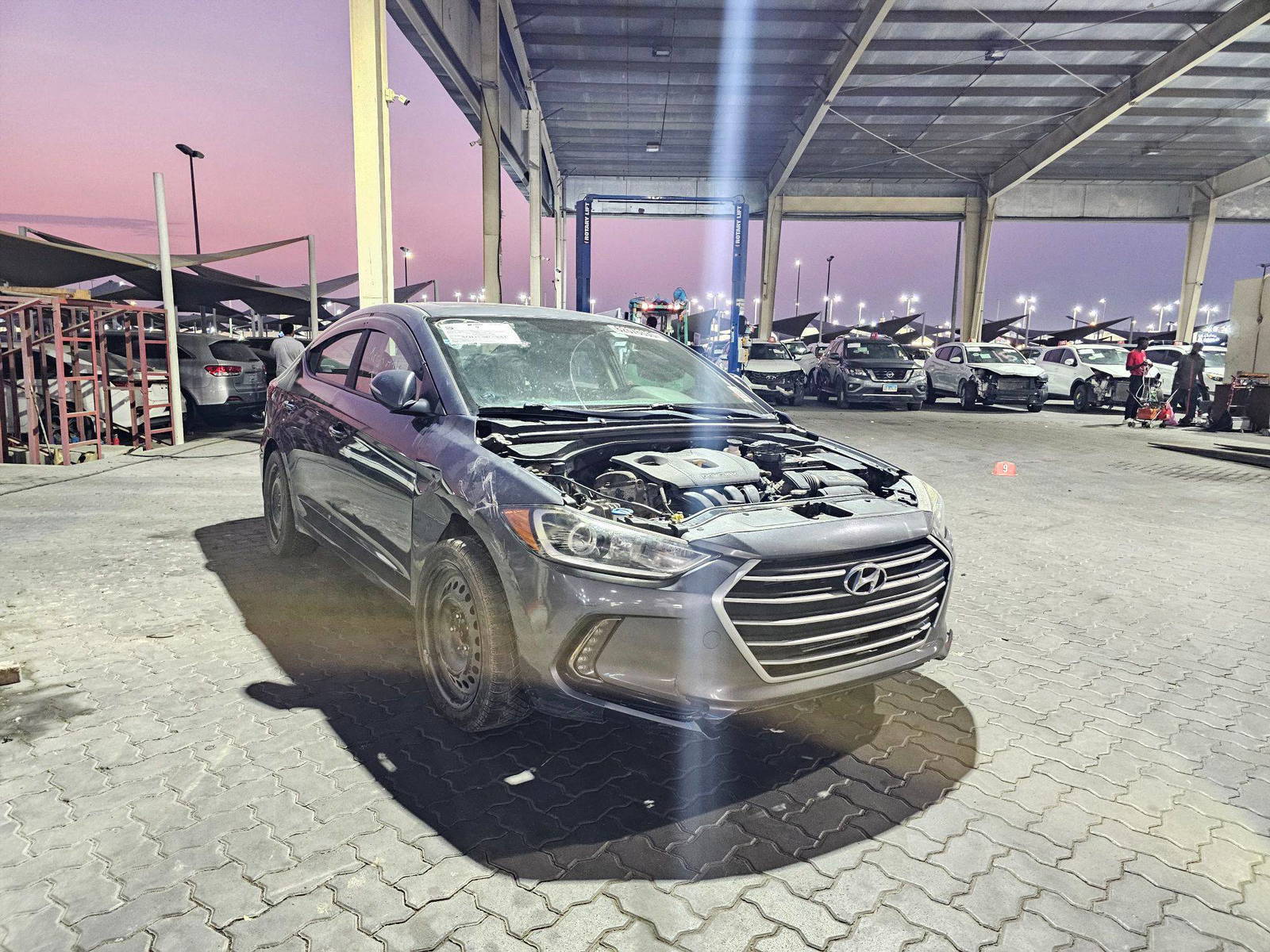 2018 HYUNDAI ELANTRA — 213175 KM — Lot 62676635 — Souq - Marhaba Auctions Used Cars - Image 5