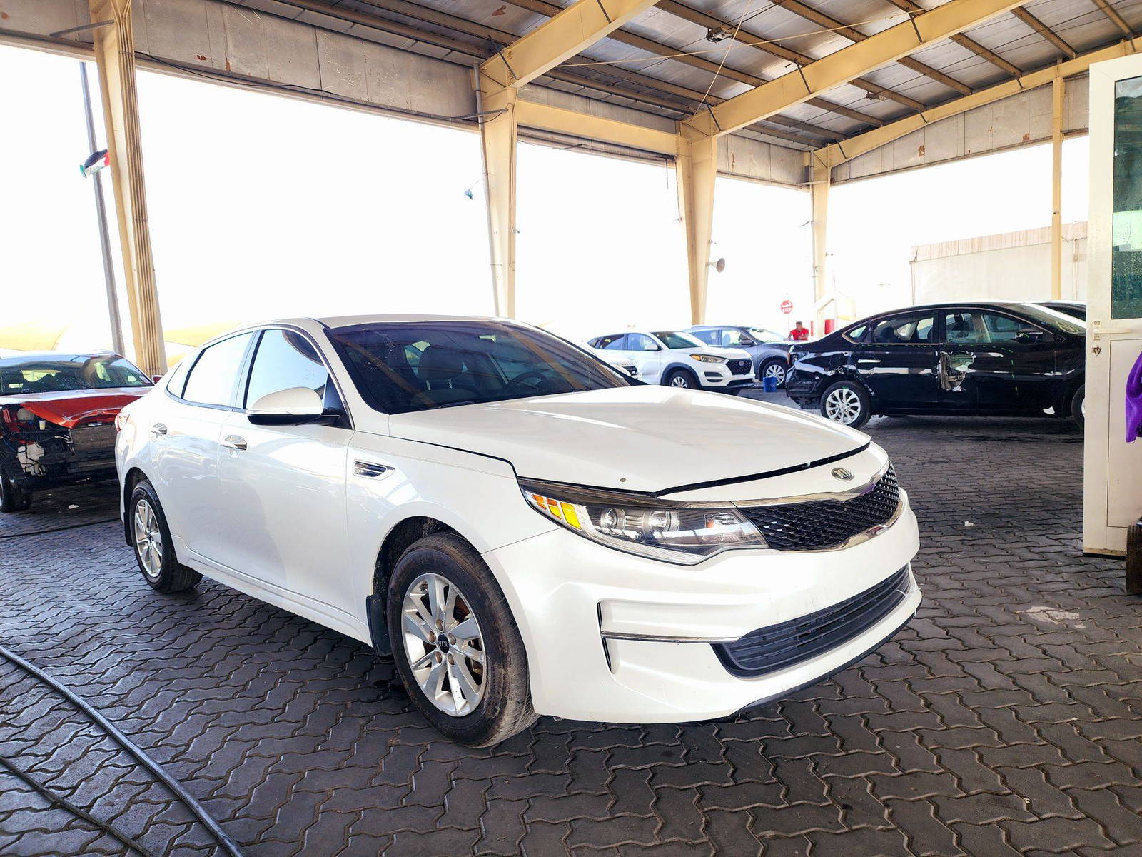 2017 KIA OPTIMA — 139555 Miles — Lot 2134578 — Souq - Marhaba Auctions Used Cars - Image 4