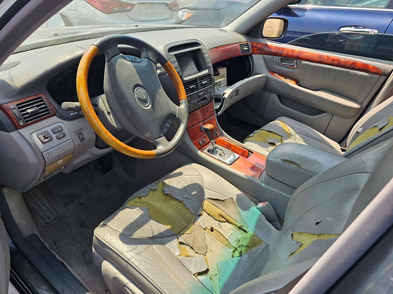2004 LEXUS LS 430 — 261047 Miles — Lot 740167127 — Main - Marhaba Auctions Used Cars - Image 9