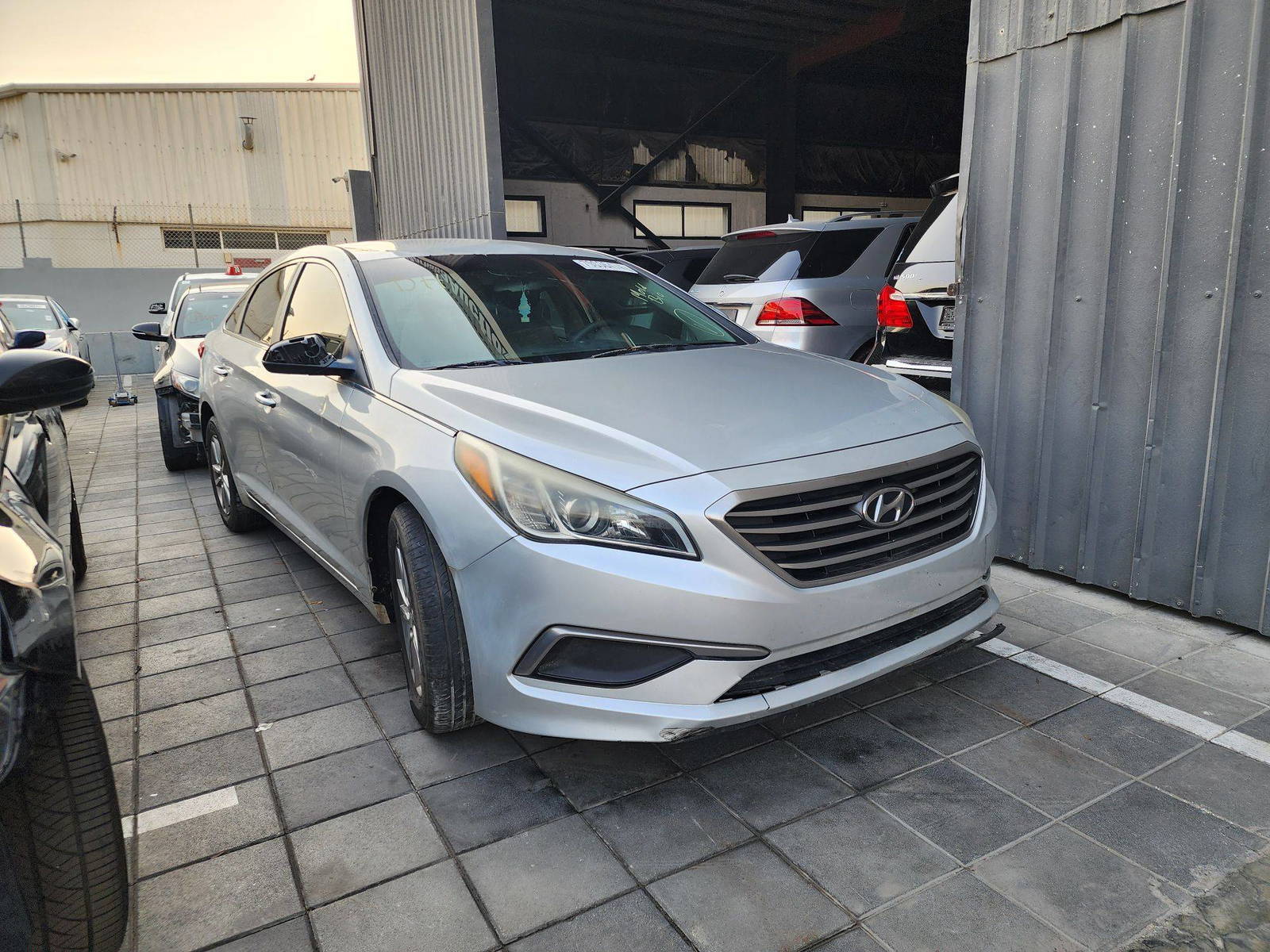 2016 HYUNDAI SONATA — 160315 Miles — Lot GH357739 — Al Quoz - Marhaba Auctions Used Cars - Image 3